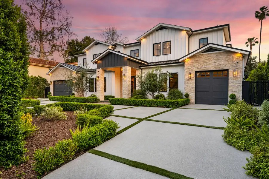 Professional installation of new sod in Canterbury Village, Concord, CA 94521